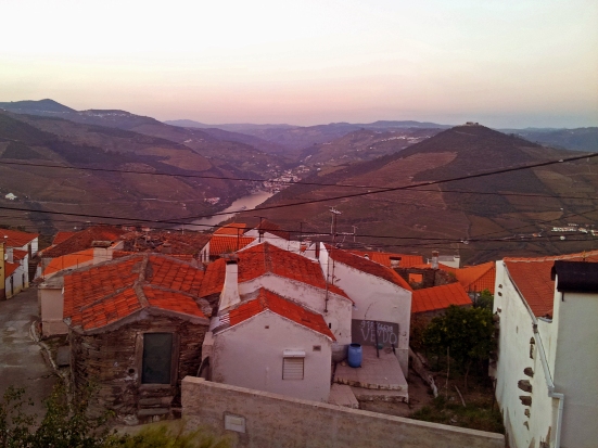 Valença do Douro, et vue sur Pinhao au loin